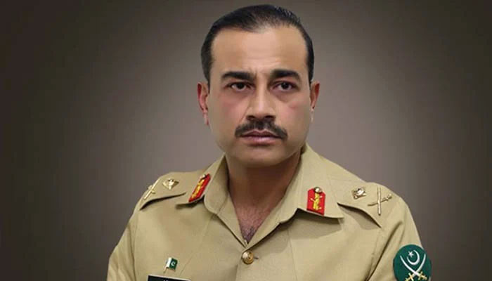 جنرل عاصم منیر پہلے آرمی چیف ہیں جو اعزازی شمشیر یافتہ ہیں۔فوٹو فائل
