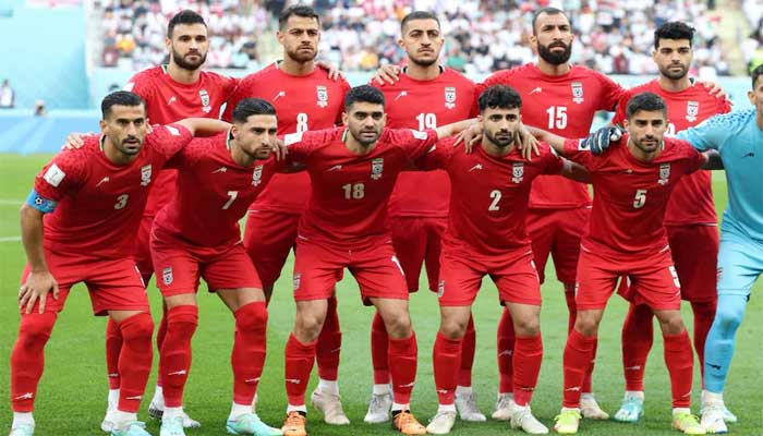 مظاہرین سے اظہار یکجہتی پر ایرانی فٹبال ٹیم کو سخت دھمکیاں دی جارہی ہیں، امریکا میڈیا