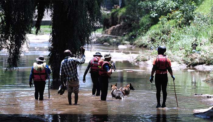 جوہانسبرگ میں شدید بارش، 33 افراد سیلابی ریلے میں بہہ گئے، 9 ہلاک
