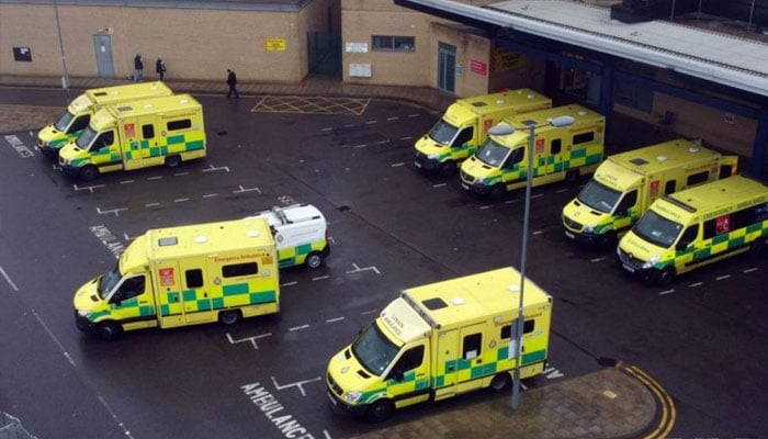 انگلینڈ اور ویلز کے ایمبولینس ورکرز کا تنخواہ کے تنازع پر ہڑتال کا اعلان
