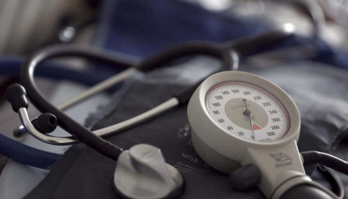 فرانس میں ٹرپل وبا، لبرل ڈاکٹروں کی ہڑتال کی کال