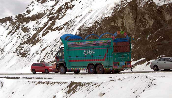 چمن: کوژک ٹاپ پر شدید دھند، ٹریفک کی روانی متاثر