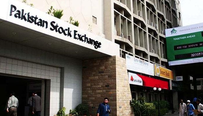 پاکستان اسٹاک ایکسچینج میں آج کا دن سرمایہ کاری کےلیے منفی ثابت ہوا