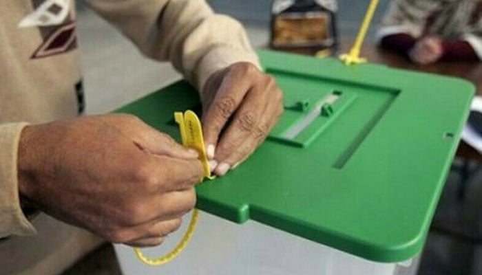 کراچی بلدیاتی الیکشن، پولنگ سامان کی ترسیل جاری