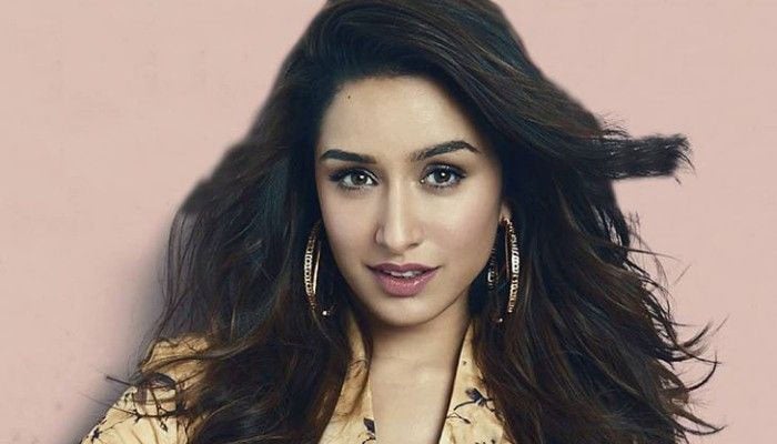 Shraddha Kapoor gorges on lip-smacking pani puri, ragda patties: See