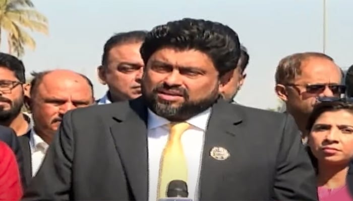 گورنر سندھ کامران ٹیسوری کراچی میں پاک چائنا فرینڈ شپ پارک کے افتتاحی تقریب سے خطاب کر رہے ہیں—اسکرین گریب