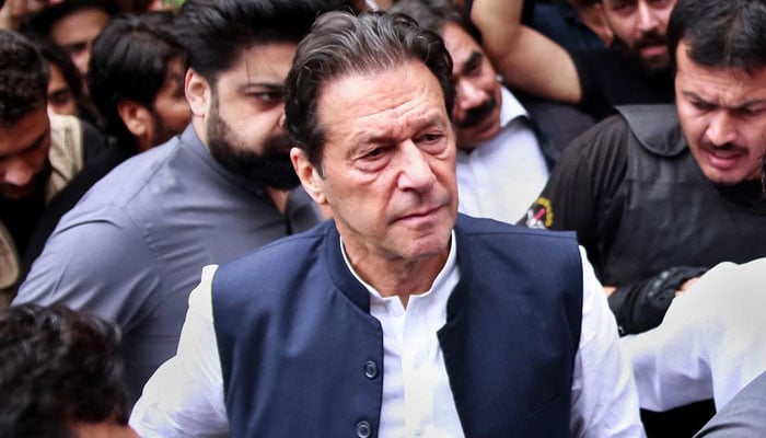 عمران خان نے چیف جسٹس پاکستان کو خط لکھ دیا