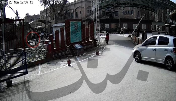 سانحۂ پشاور: خودکش بمبار کی تصاویر سامنے آ گئیں