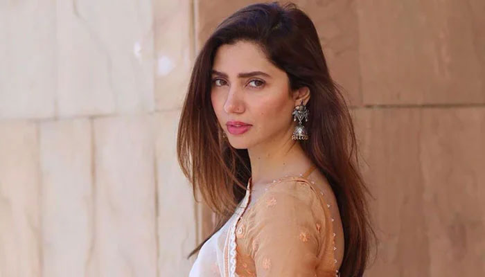 Mahira Khan launches clothing line