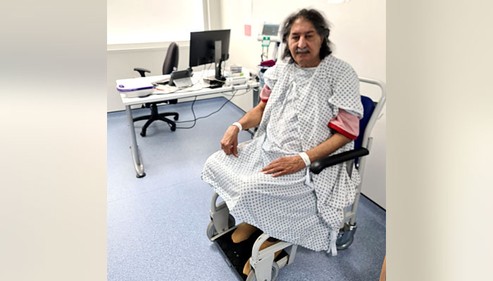 سابق فاسٹ بولر سرفراز نواز کی لندن میں دائیں ٹانگ کی سرجری