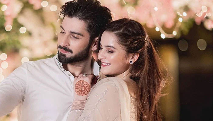 Muneeb Butt, Aiman Khan meet an unfortunate incident, video goes viral 