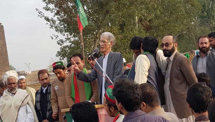 عمران خان ہماری ریڈ لائن ہے، کراس کرنے کی کوشش نہ کی جائے، پرویز خٹک