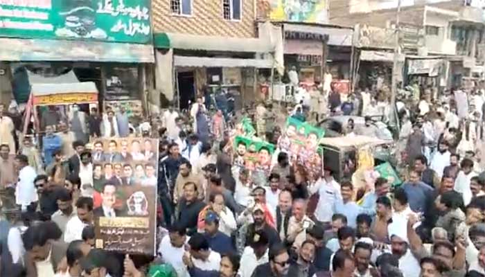 تحریک انصاف کی جیل بھرو تحریک، سرگودھا میں رہنماؤں اور کارکنوں نے گرفتاریاں دیں