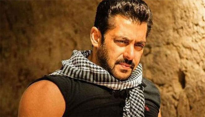 Salman Khan drops a solo portrait of himself, fans react 