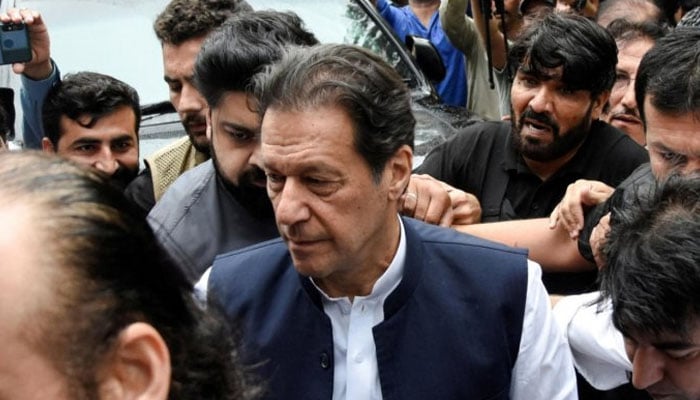 عدالت نے عمران خان کے ناقابلِ ضمانت وارنٹِ گرفتاری برقرار رکھے ہیں