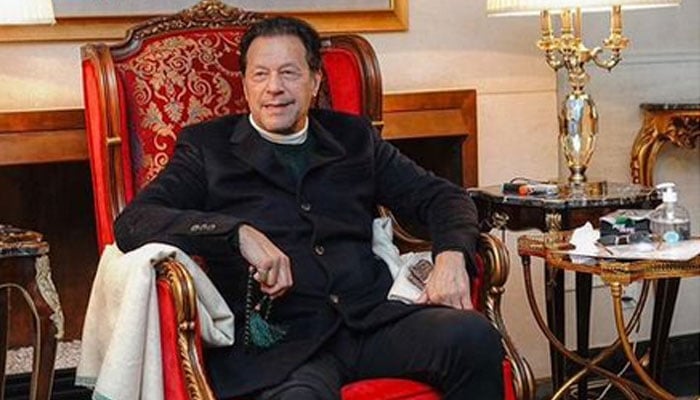 عمران خان نے پیمرا کی پابندی کو لاہور ہائیکورٹ میں چیلنج کردیا