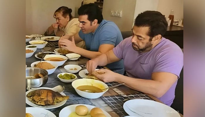 What happens at Salman Khan's dinner table?
