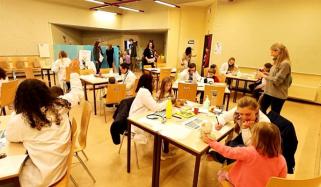 بچوں میں اسپتال کا خوف نکالنے کا انوکھا انداز