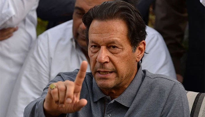 اسلام آباد پولیس ہیلی کاپٹر پر عمران خان کو گرفتار کرنے لاہور پہنچ گئی