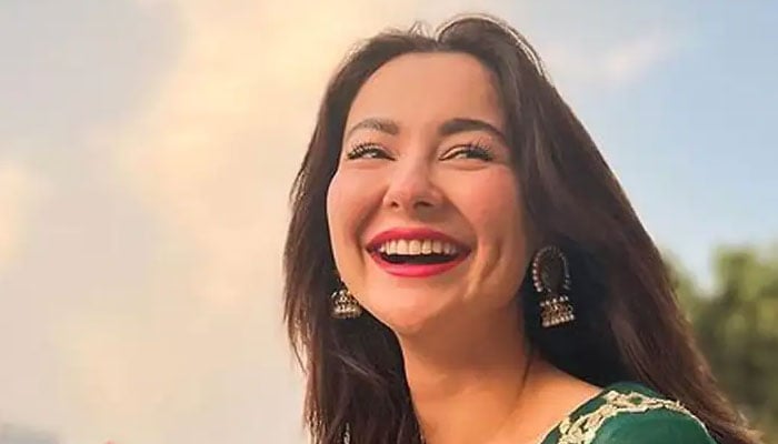 Hania Amir's closeness to makeup artist Adnan Ansari did not sit well with the public