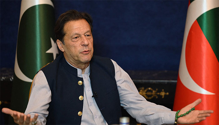 پاکستان کی ترقی، مفادات کیلئے کسی سے بھی بات کرنے کو تیار ہوں، عمران خان