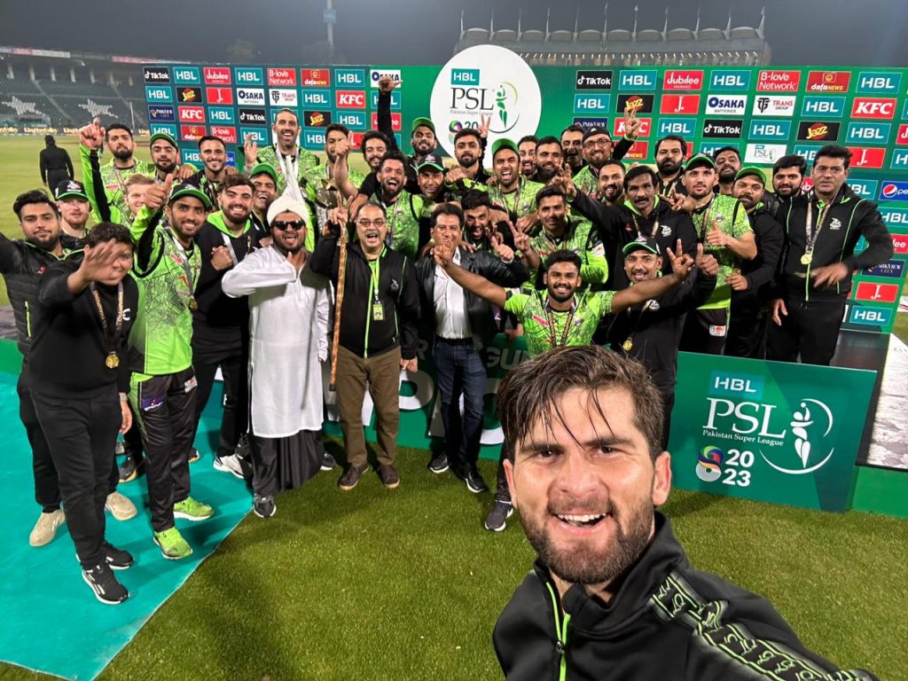 Shaheen Shah Afridi celebrates PSL8 win with wife Ansha Afridi 