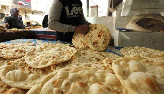 لاہور، روٹی کی قیمت میں 5 روپے اضافہ