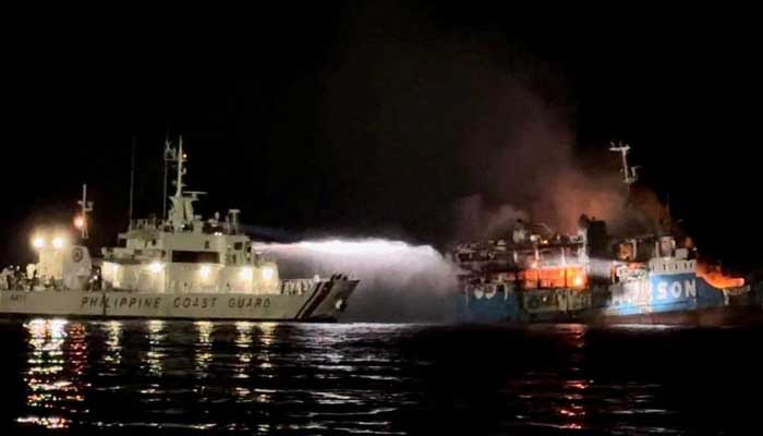 فلپائن: کشتی میں آگ لگنے سے 31 افراد ہلاک، 230 کو بچا لیا گیا