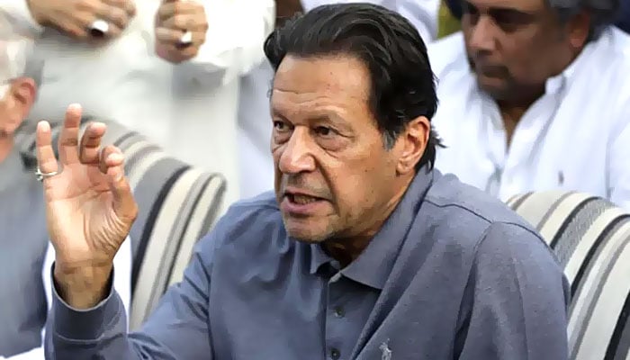 عمران خان کا سمن لے کر اسلام آباد پولیس کی تفتیشی ٹیم لاہور پہنچ گئی