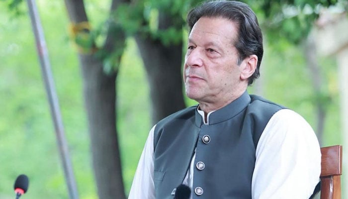 عمران خان نے کارکنوں کو لیڈر شپ کی خوبیاں بتادیں