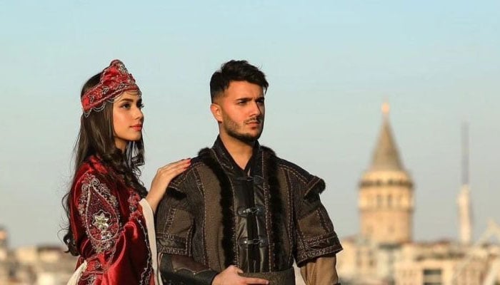 Shehveer Jaffry, Ayesha Baig channel Ertugrul and Halime Sultan in latest photoshoot, fans drop hilarious comments 