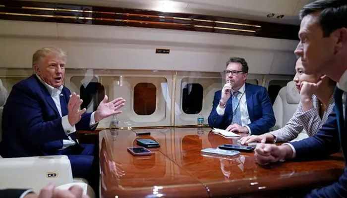 Donald Trump did not like the question and kicked the journalist off his plane

 | Pro IQRA News
