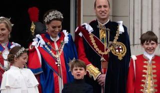 شاہ چارلس کی تقریب تاجپوشی میں پوتا لوئس جمائیاں لیتا رہا 