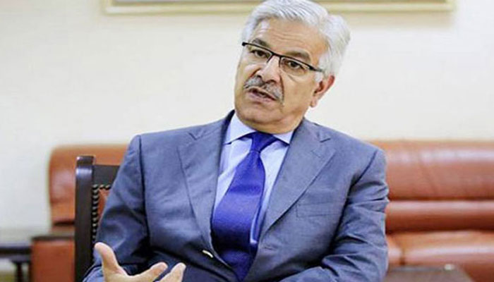 ایسے ججز کی عزت نہیں کرسکتا جو قانون کی تشریح اپنی مرضی سے کریں، خواجہ آصف