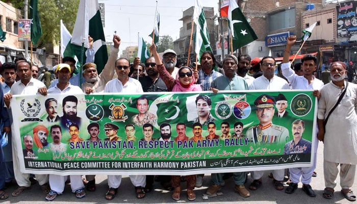 پاک فوج سے اظہار یکجہتی: ملک کے مختلف شہروں میں آج بھی ریلیاں نکالی گئیں