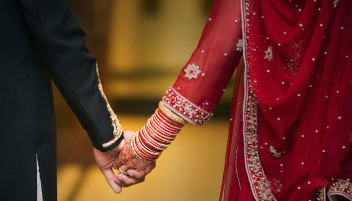 ڈیمانڈ پوری نہ ہونے پر دلہن والوں نے دولہا اور باراتیوں کو یرغمال بنالیا