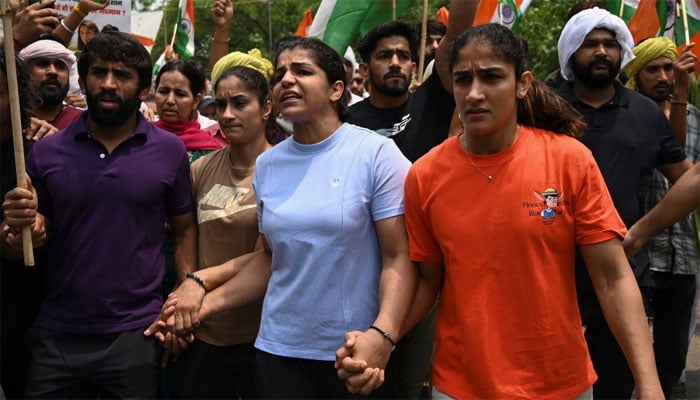 بھارت: خواتین ریسلرز کا جنسی ہراسانی پر فیڈریشن سربراہ کیخلاف کارروائی کیلئے الٹی میٹم