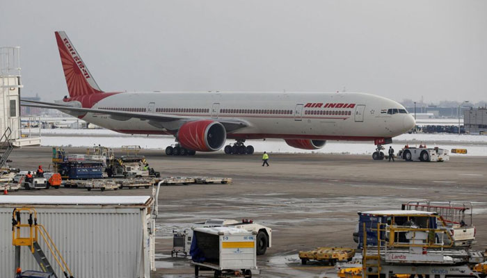 امریکا جانے والے بھارتی طیارے میں فنی خرابی، روس میں لینڈنگ