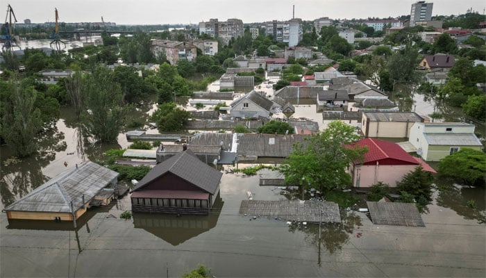خیرسون کے سیلاب زدہ علاقے پر روس کی شیلنگ، ایک شخص ہلاک، 3 زخمی