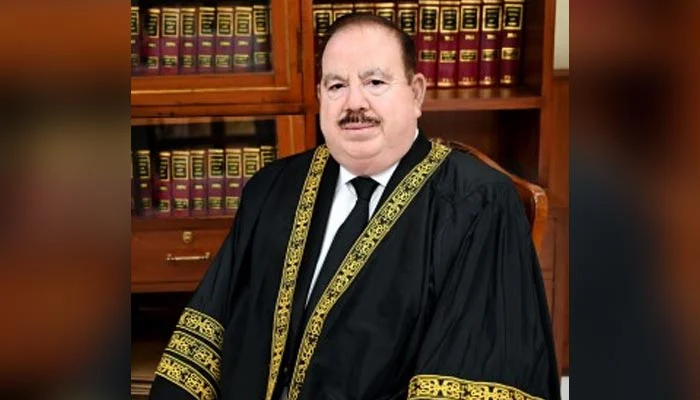 سپریم کورٹ کے جسٹس سردار طارق مسعود—فائل فوٹو