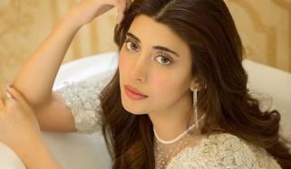 عروہ حسین کا دوغلے لوگوں کیلئے دلچسپ ویڈیو پیغام 