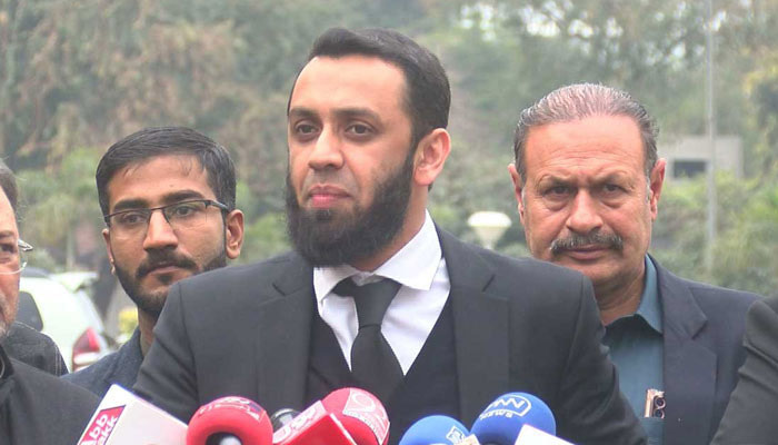 وزیرِ اعظم کے معاون خصوصی عطا اللّٰہ تارڑ---فائل فوٹو