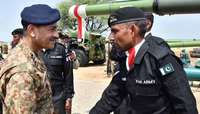 آرمی چیف جنرل عاصم منیر کا جہلم کے قریب ٹلہ فیلڈ فائرنگ رینج کا دورہ