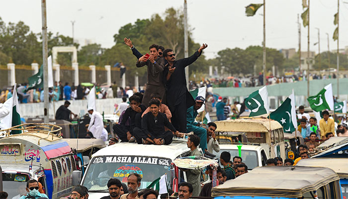 جشنِ آزادی کیلئے جوش وجذبہ عروج پر، ملک کی گلی گلی، کونے کونے میں جشن