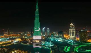 جشن آزادی، برج خلیفہ بھی سبز ہلالی پرچم کے رنگوں میں رنگ گیا