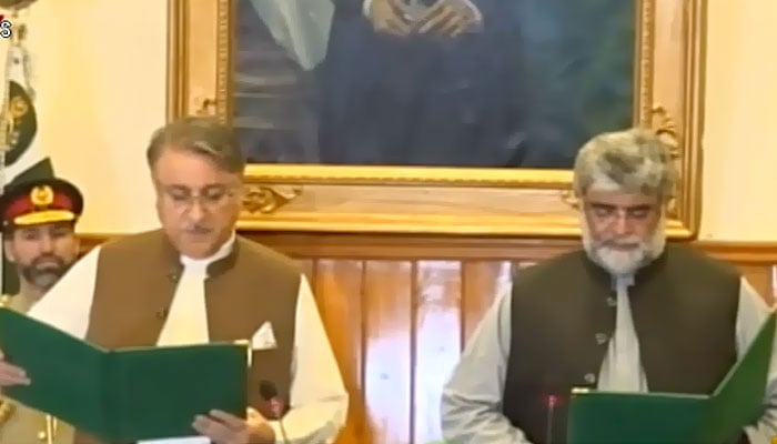 نگراں وزیر اعلیٰ بلوچستان علی مردان ڈومکی نے اپنے عہدے کا حلف اٹھالیا