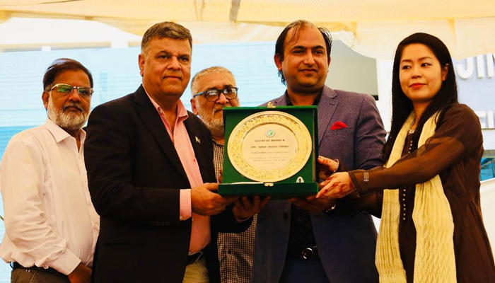 جناح یونیورسٹی برائے خواتین میں 7 ہزار سے زائد طالبات زیرِ تعلیم ہیں، یمنیٰ شیزوکا صدیقی