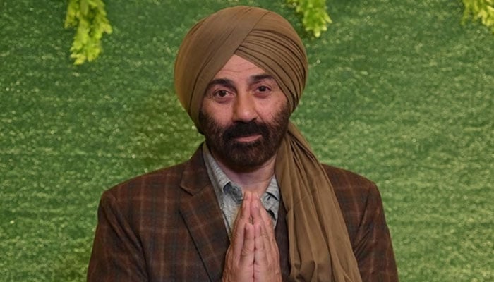 سنی دیول کا پروڈکشن، ڈائریکشن چھوڑ کر صرف اداکاری تک محدود رہنے کا فیصلہ