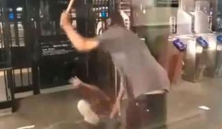 امریکا:  سیاہ فام بزرگ خاتون پر تشدد کی دل دہلا دینے والی ویڈیو وائرل