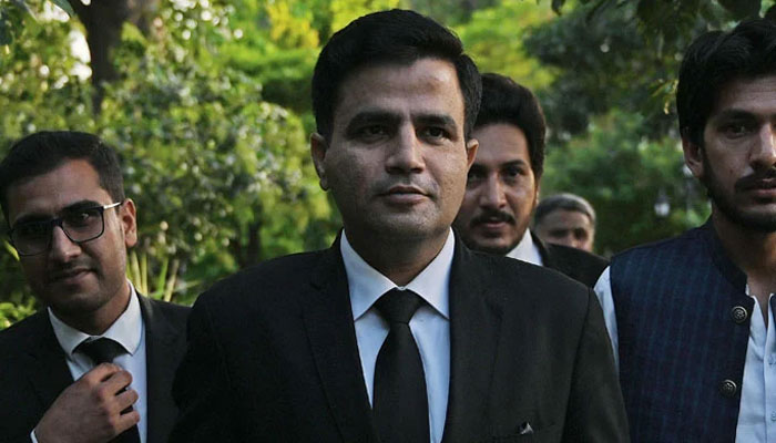 چیئرمین پی ٹی آئی نے ڈیل یا سمجھوتے کی تردید کردی ہے، نعیم پنجوتھا